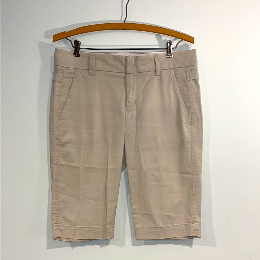 VINCE Women’s 4 Side Buckle Bermuda Shorts Chino Tan Khaki Cotton Flat Front - Picture 3 of 9